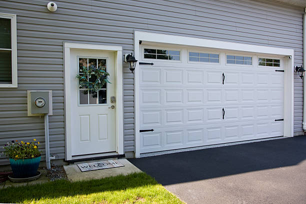 24/7 Emergency Garage Door Panel Replacement experts in Lander, WY